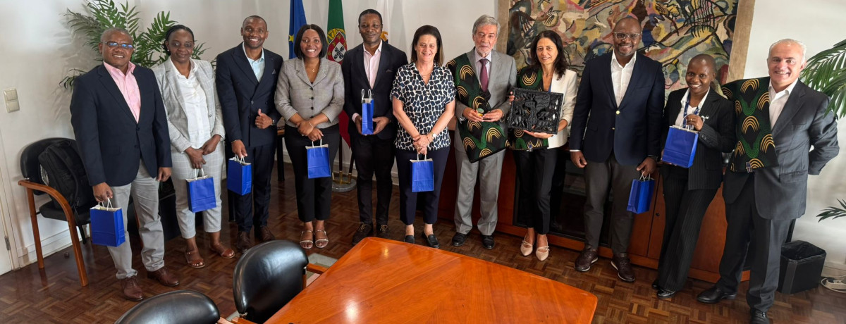 Foto de grupo da Delegação de Moçambique