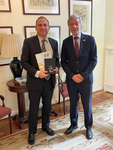 Foto do IG com o Senhor Embaixador de Portugal