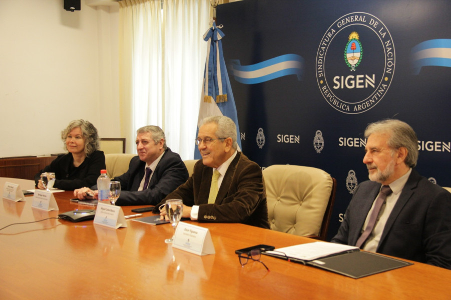 Foto do o Senhor Síndico General de la Nación Miguel Carlos Blanco e o Adjunto Santiago Herrera