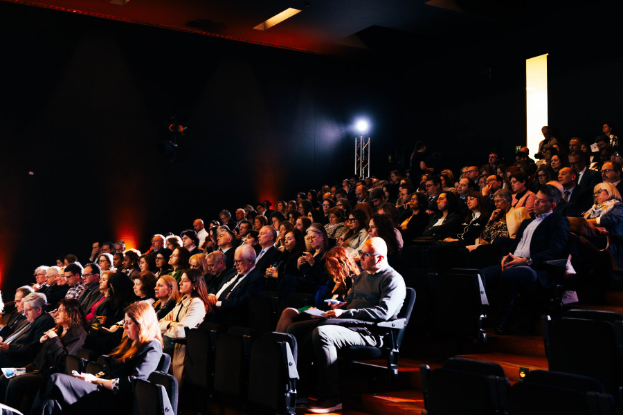 Audiência no auditório durante a conferência da IGF