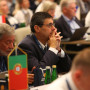 Plano focado nos 2 membros sentados na zona reservada à delegação de Portugal durante 33rd Homologues Group Meeting