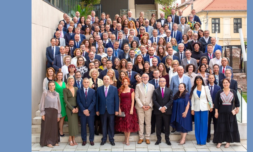 Foto de grupo dos participantes do 33º Encontro Anual dos Auditores Europeus dos Fundos da Coesão